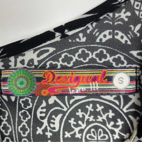 Desigual Top Black White Print Embroidered Beaded Sequin Sheer Sleeveless Small - Picture 8 of 10